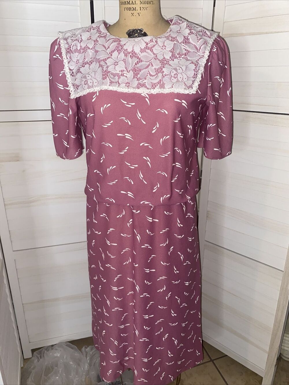 Vintage 70s Pink and White Polyester GLAMAX Sailor Style Dress size 11/12